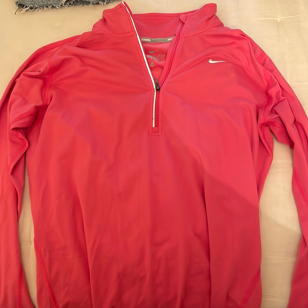 Nike top